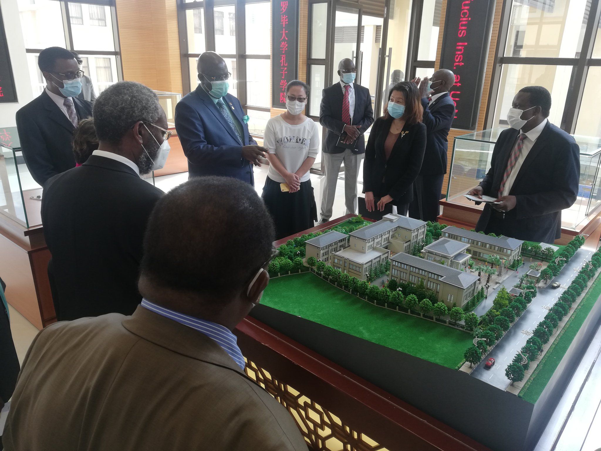 Guests visit the New Building model of CIUON